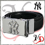 MASTER DIS BELT & BUCKLELIGHTER NEW YORK YANKEES BLACK